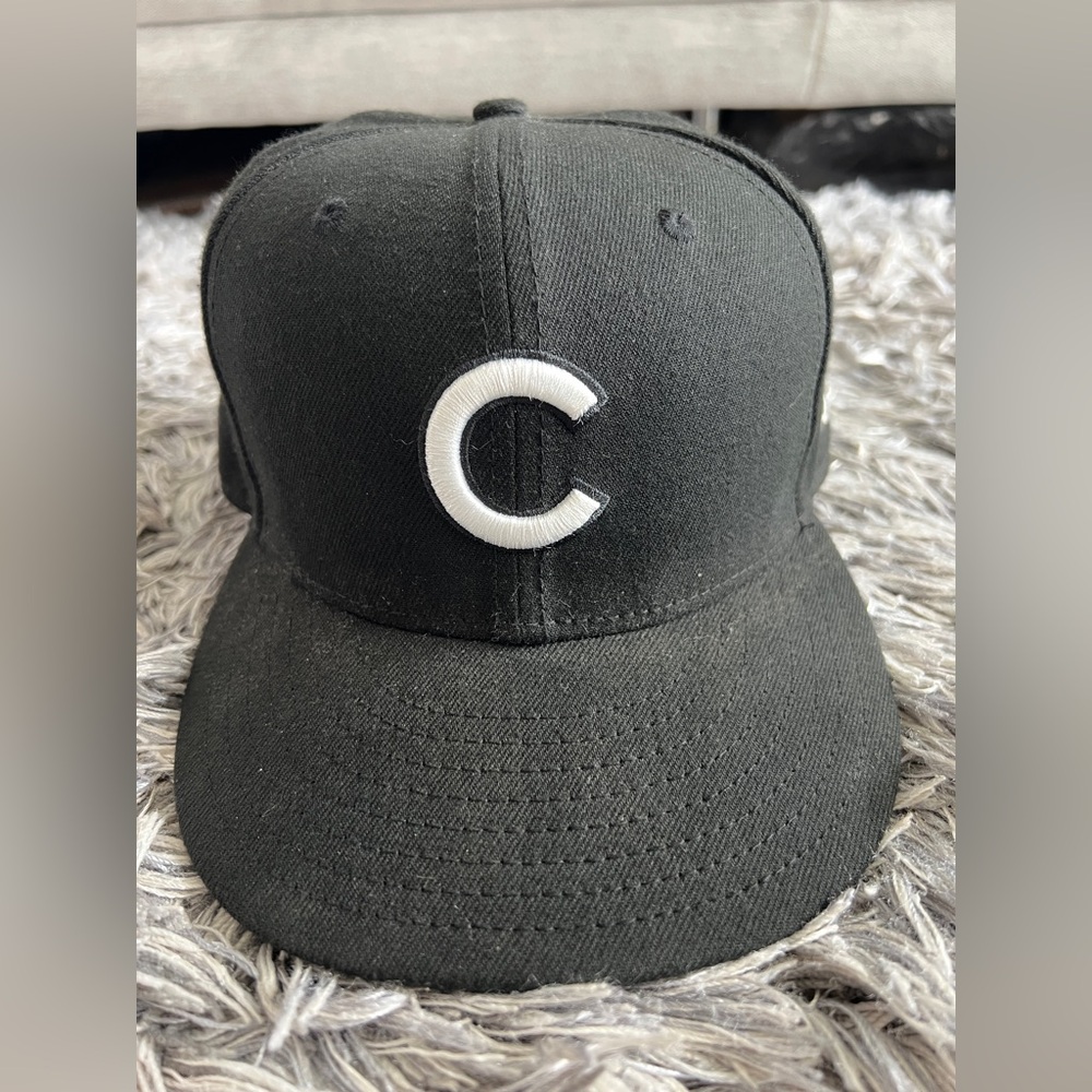 New Era Chicago Clubs Black with White 'C' Logo Sz 7 5/8